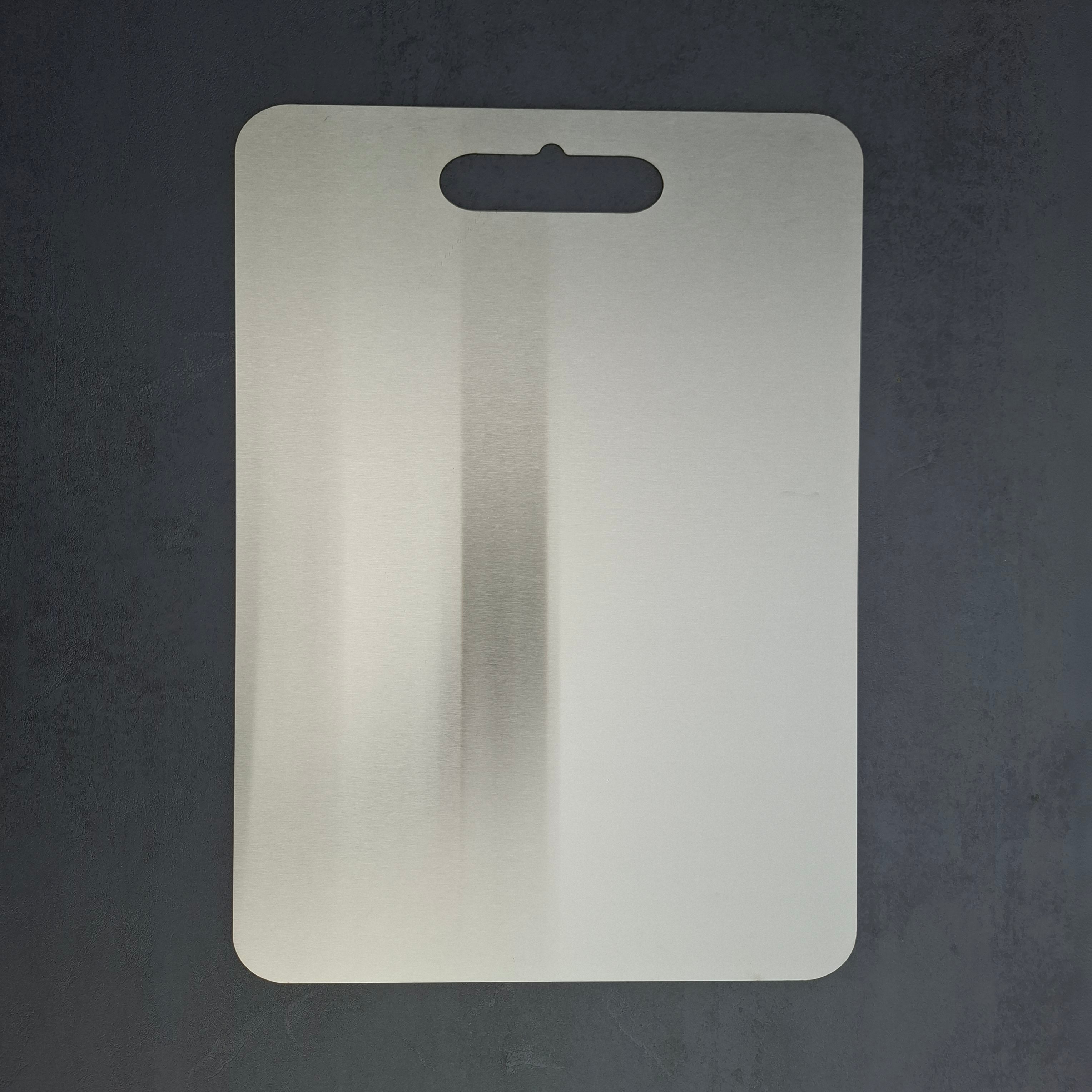 Gravur Schneidebrett Titan