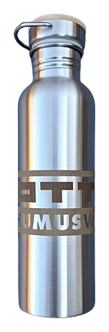 Edelstahlflasche mit Nahaufnahme der Gravur des Logos Otto Humuswerk.